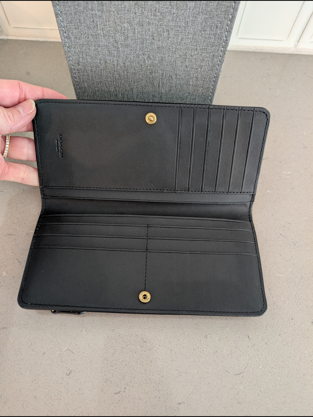 Like New Coach Essential Slim Wallet - Picture 3 of 3
